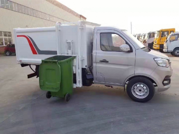 長(zhǎng)安型掛桶自裝卸式垃圾車(chē)