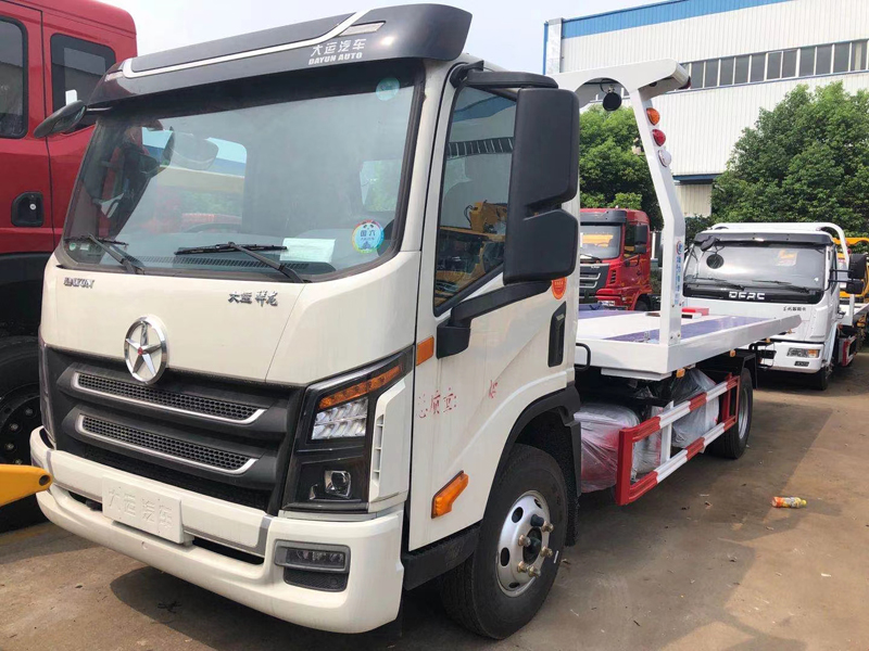 大運(yùn)黃牌一拖二清障車(chē)